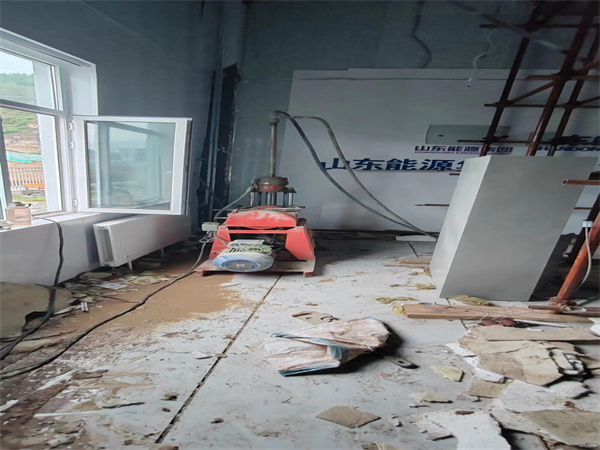 西和地基基础下沉墙体裂缝加固注浆顶升施工